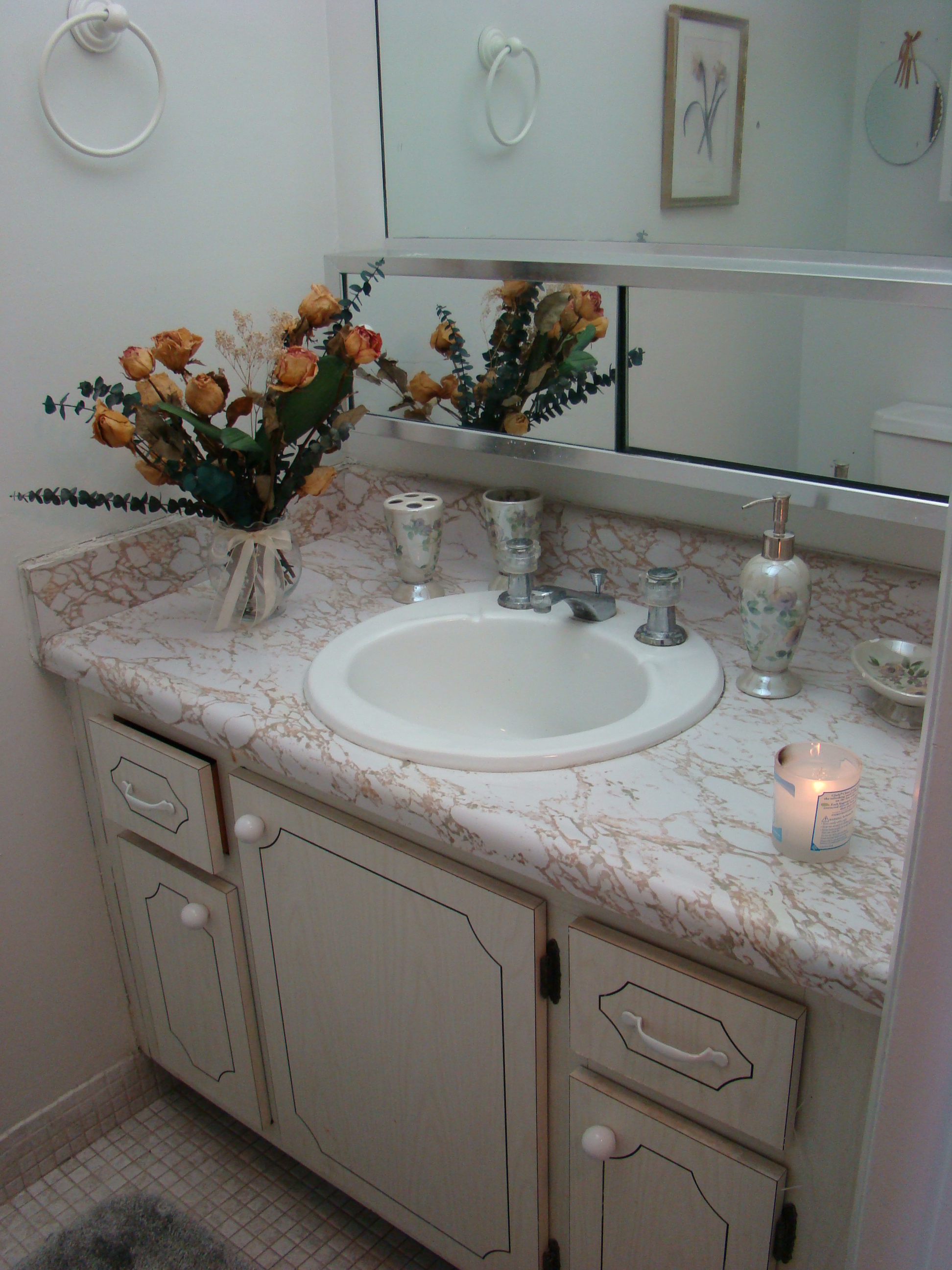 Coconut Grove One Bedroom Guest Bathroom Decorating Ideas title=
